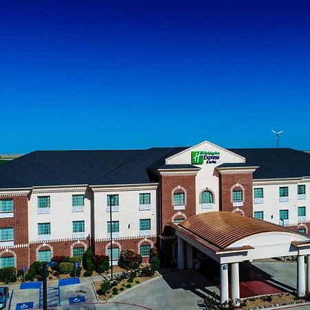 Holiday Inn Express Hotel & Suites Pampa, An Ihg Hotel Exterior photo